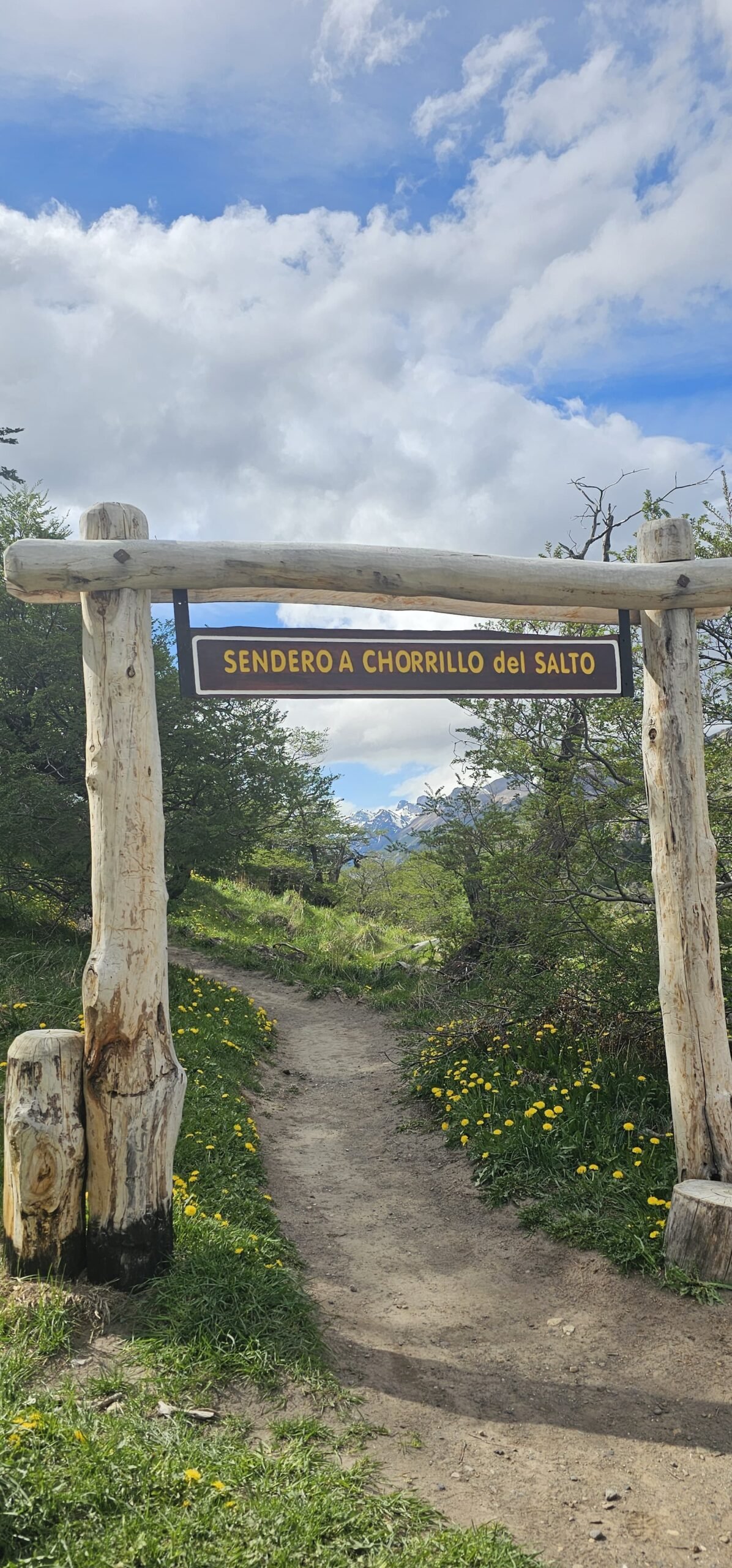 trail entrance for Chorillo del salto in Los Glaciares National Park