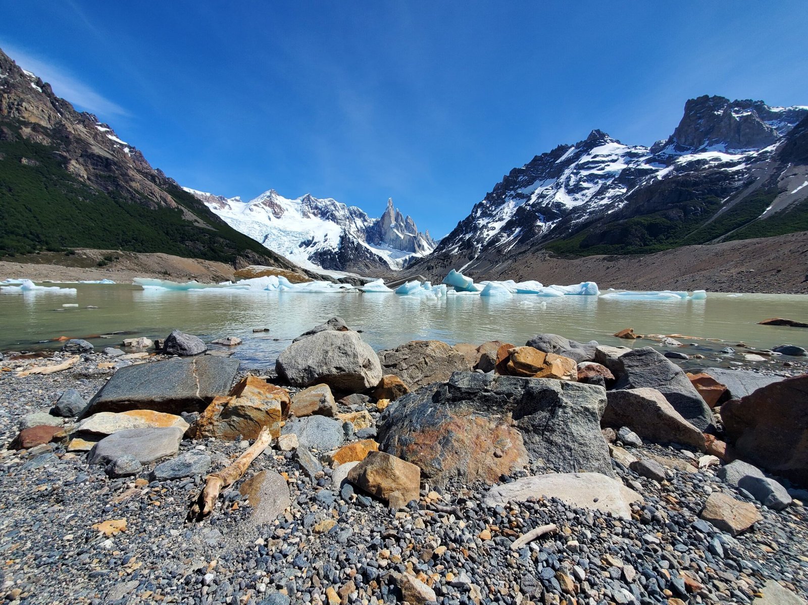 Laguna torre hike, Cerro Torre in the background with the lake and icebergs